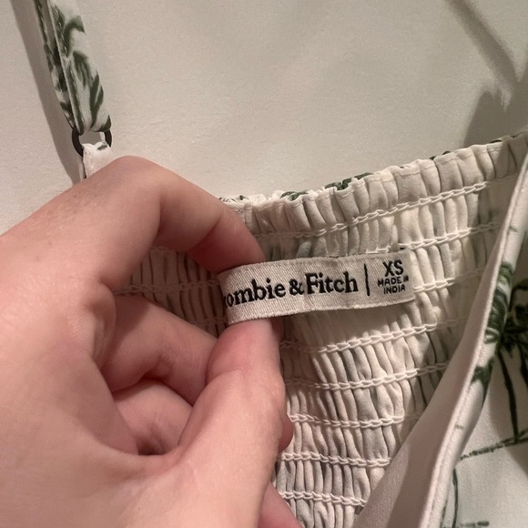 Abercrombie & Fitch Asymmetrical One Shoulder Top with Palm Tree Pattern XS - Picture 5 of 6